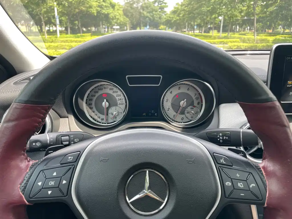 Mercedes-Benz GLA 2016 — фото 16