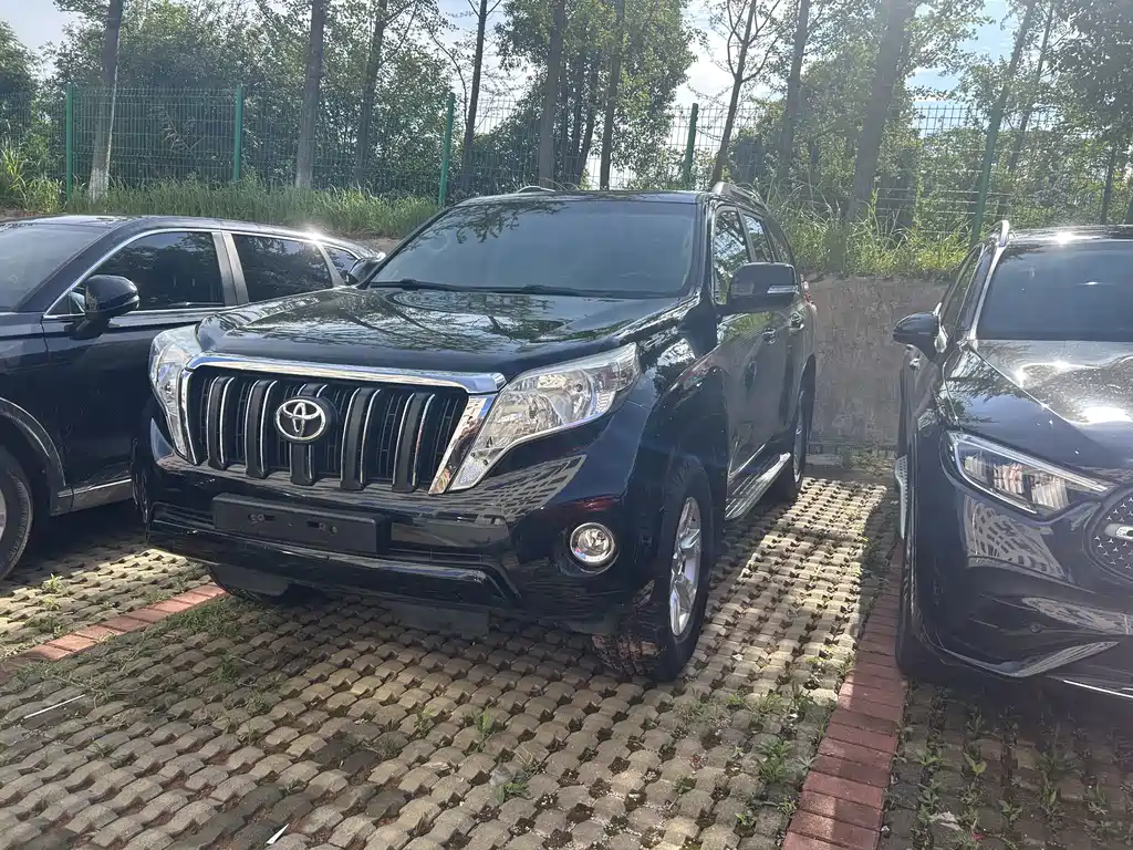 Toyota Prado 2015 — фото 1