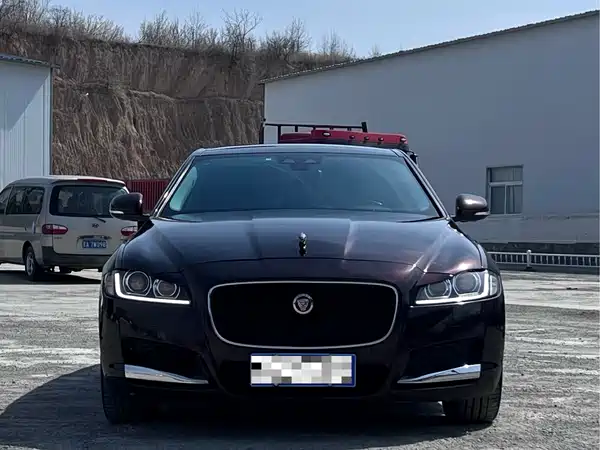 Jaguar XFL 2019