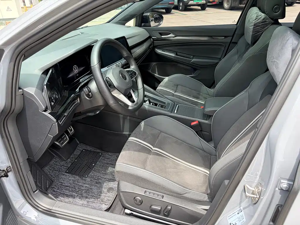 Volkswagen Golf 2023