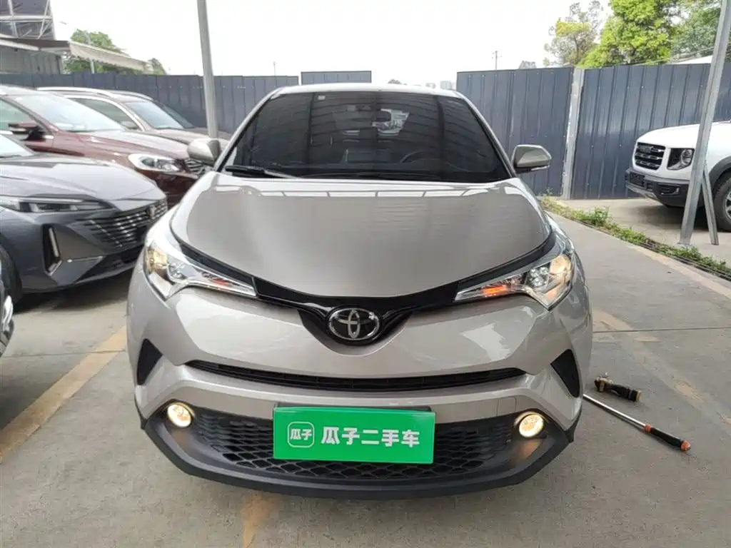 Toyota C-HR 2021 — фото 3