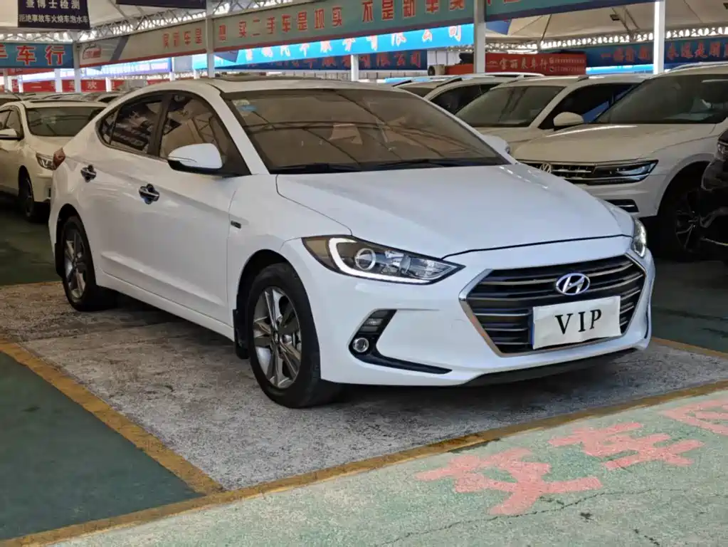 Hyundai Elantra 2018 — фото 3