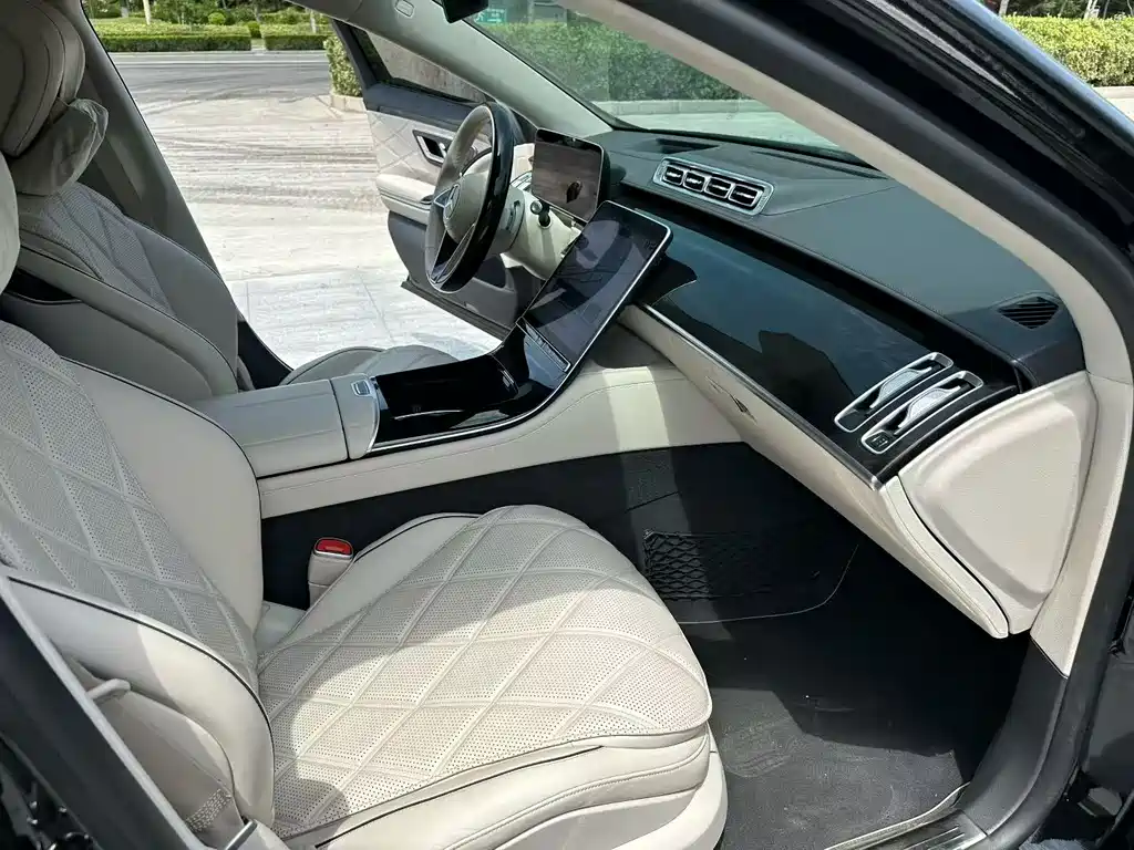 Mercedes-Benz S-Class 2025 — фото 7