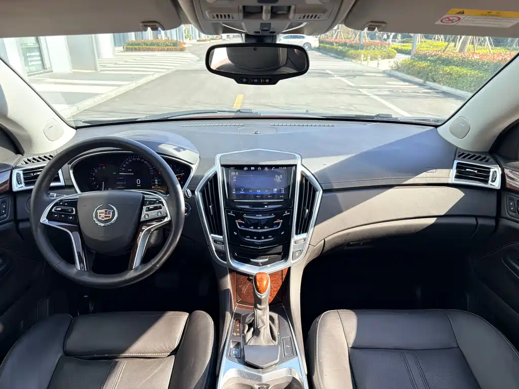Cadillac SRX 2016 — фото 7