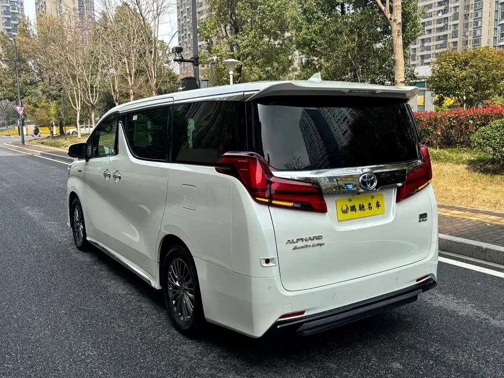 Toyota Alphard 2023 — фото 4