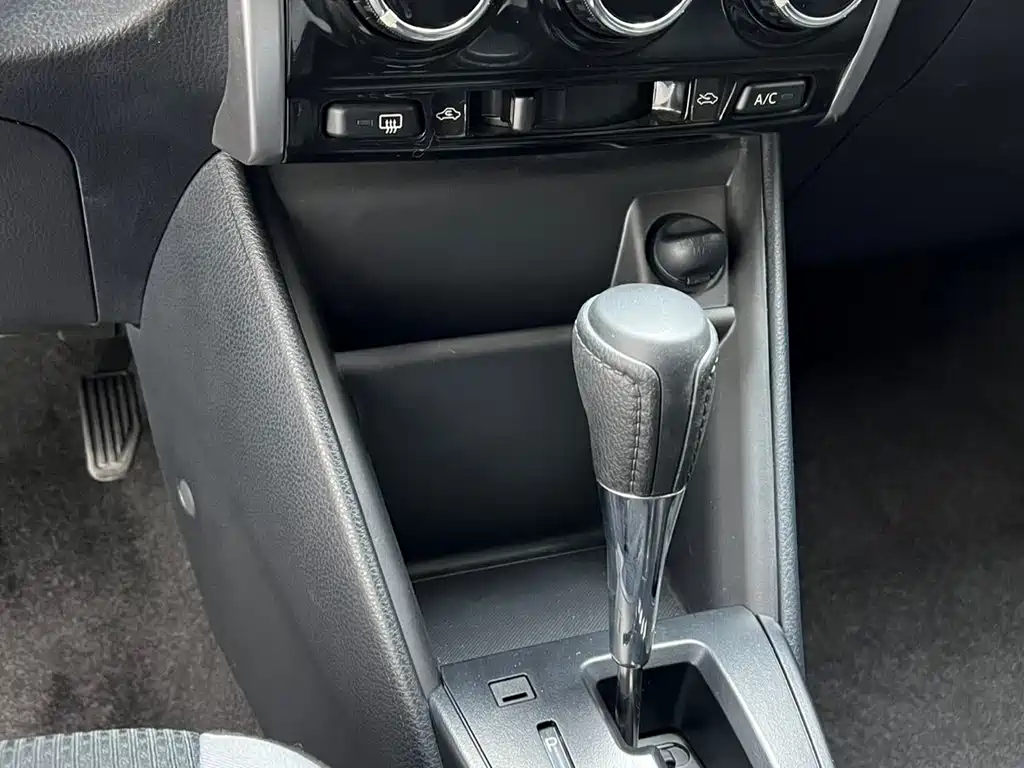 Toyota Yaris L 2021 — фото 8