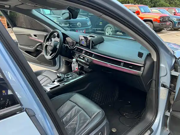 Audi A4L 2019