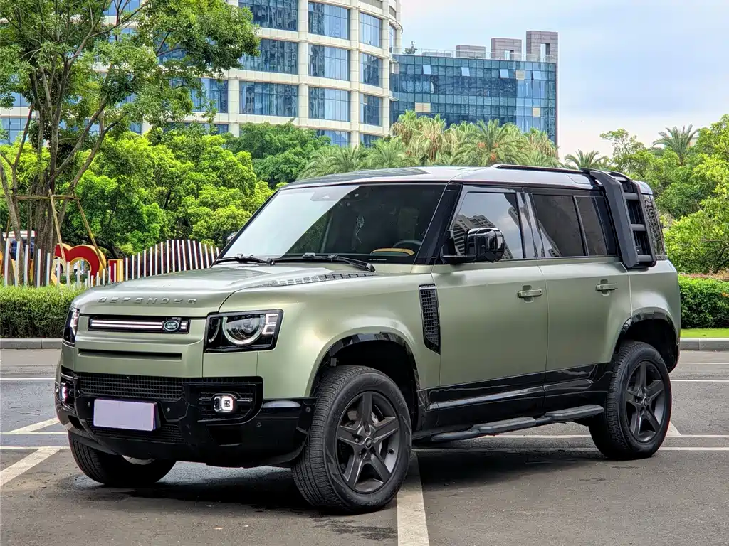 Land Rover Defender 2024 — фото 1