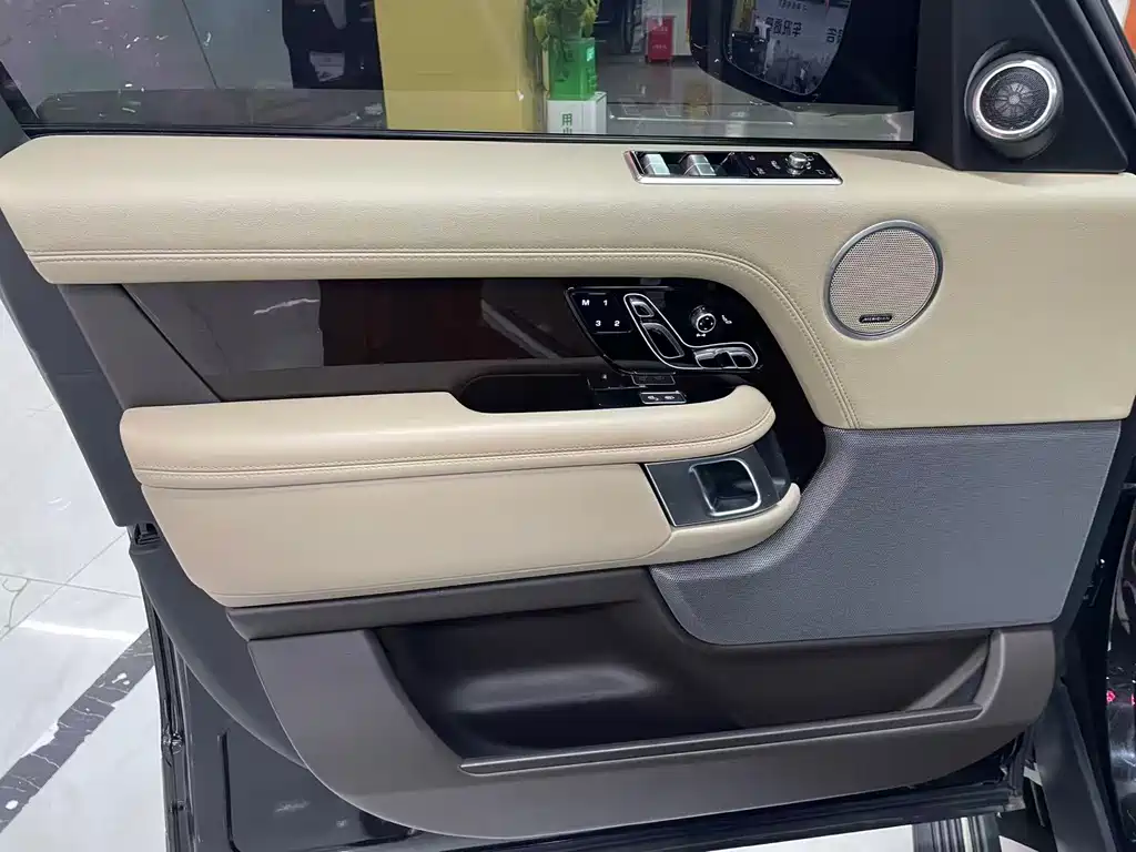 Land Rover Range Rover 2020 — фото 13