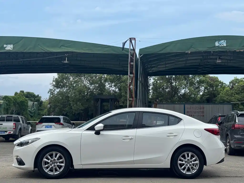 Mazda 3 Axela 2015 — фото 3