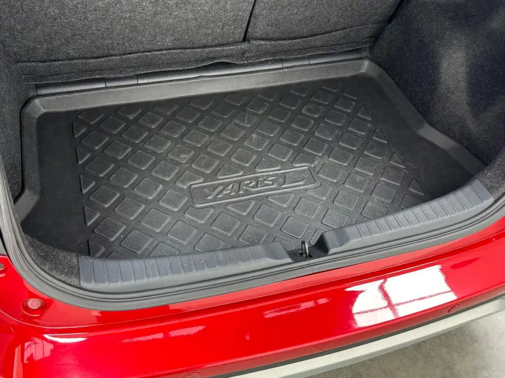 Toyota Yaris L 2021 — фото 13