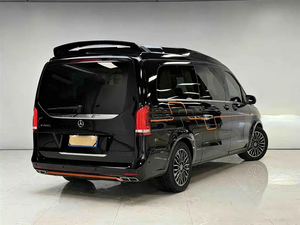 Mercedes-Benz V-Class 2020 — фото 24
