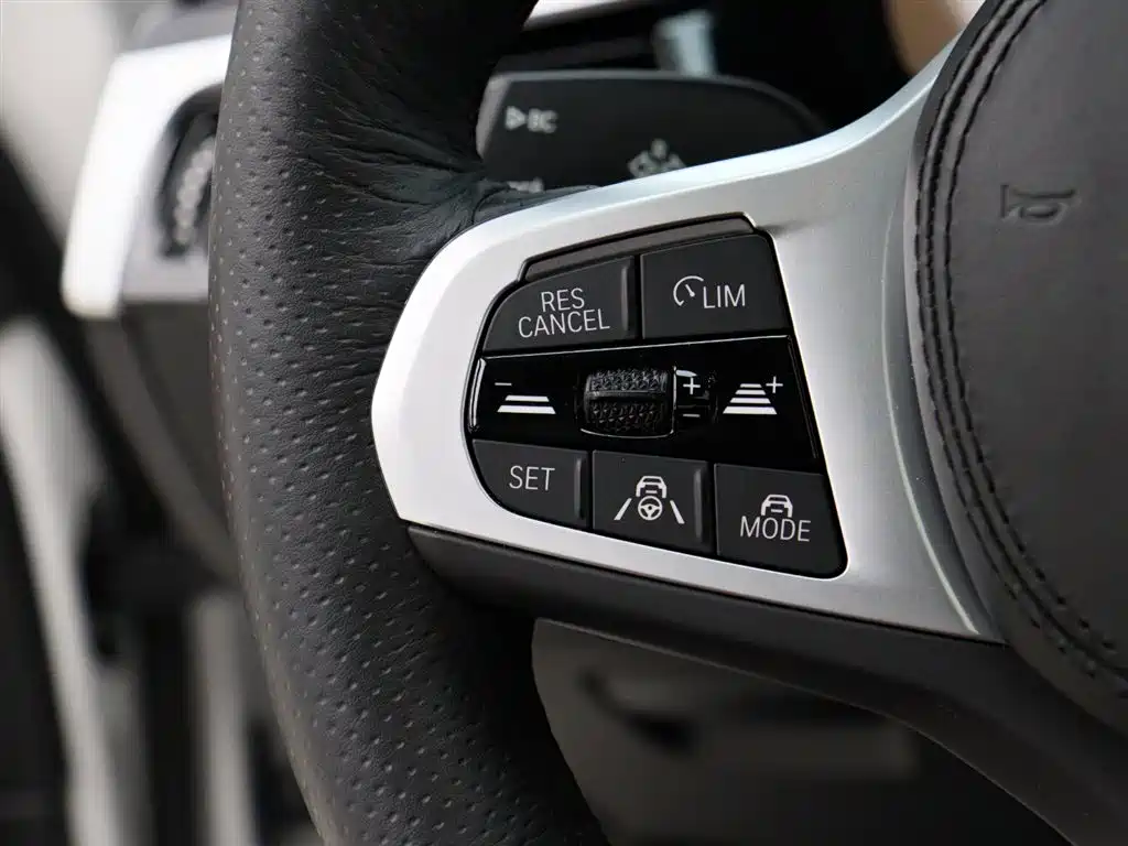 BMW 5 Series New Energy 2023 — фото 16
