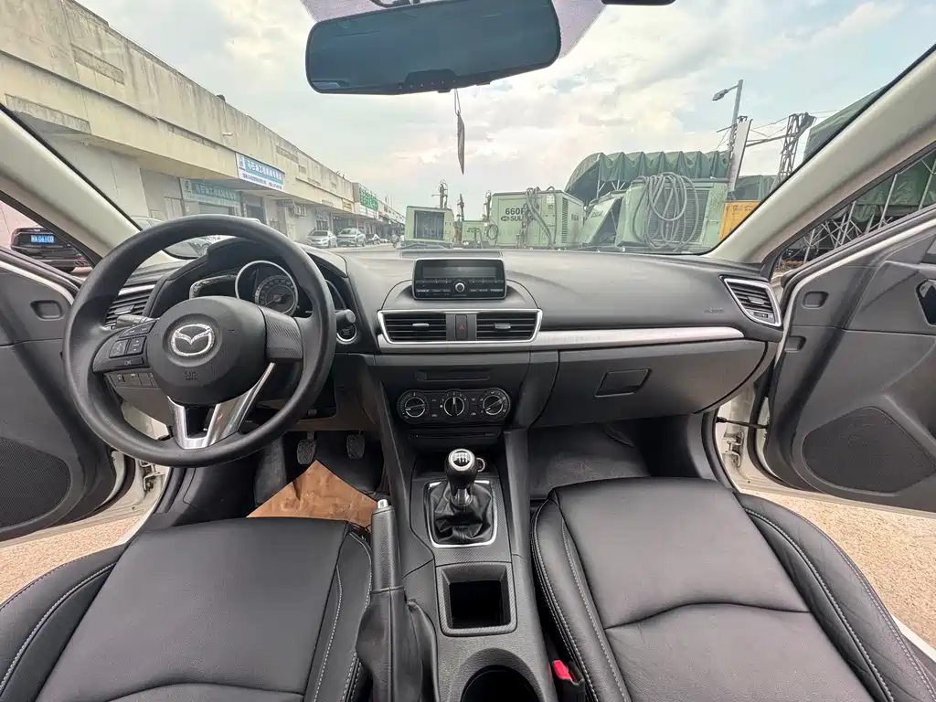 Mazda 3 Axela 2015 — фото 6