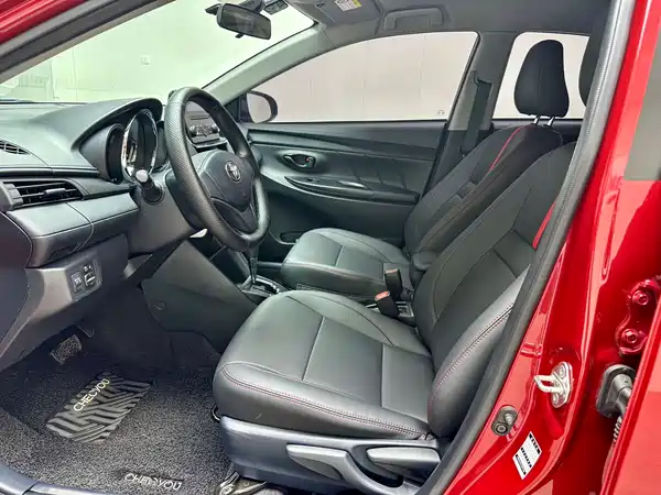 Toyota Yaris L 2021