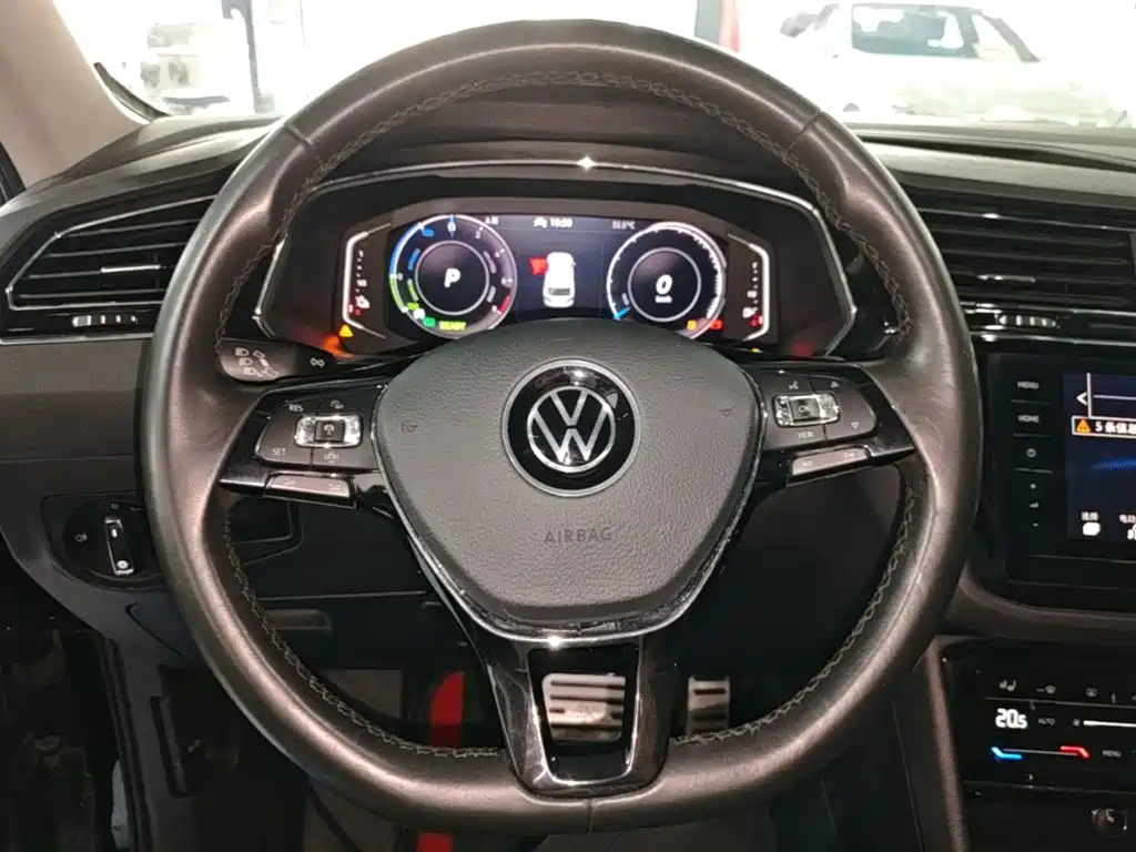 Volkswagen Tiguan L Plug-In Hybrid 2021 — фото 11