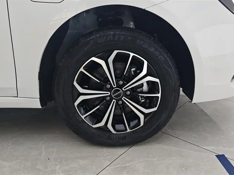Roewe i6 MAX New Energy 2026 — фото 6