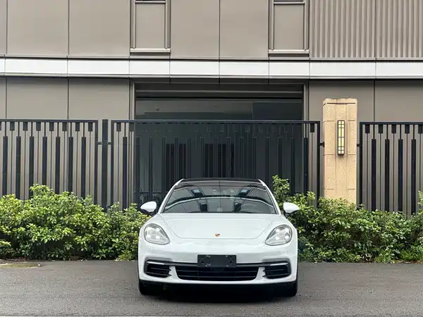Porsche Panamera 2019