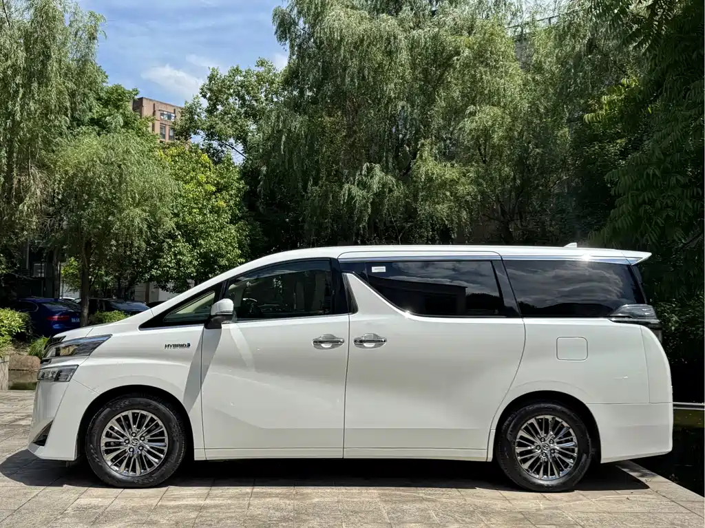 Toyota Vellfire 2021