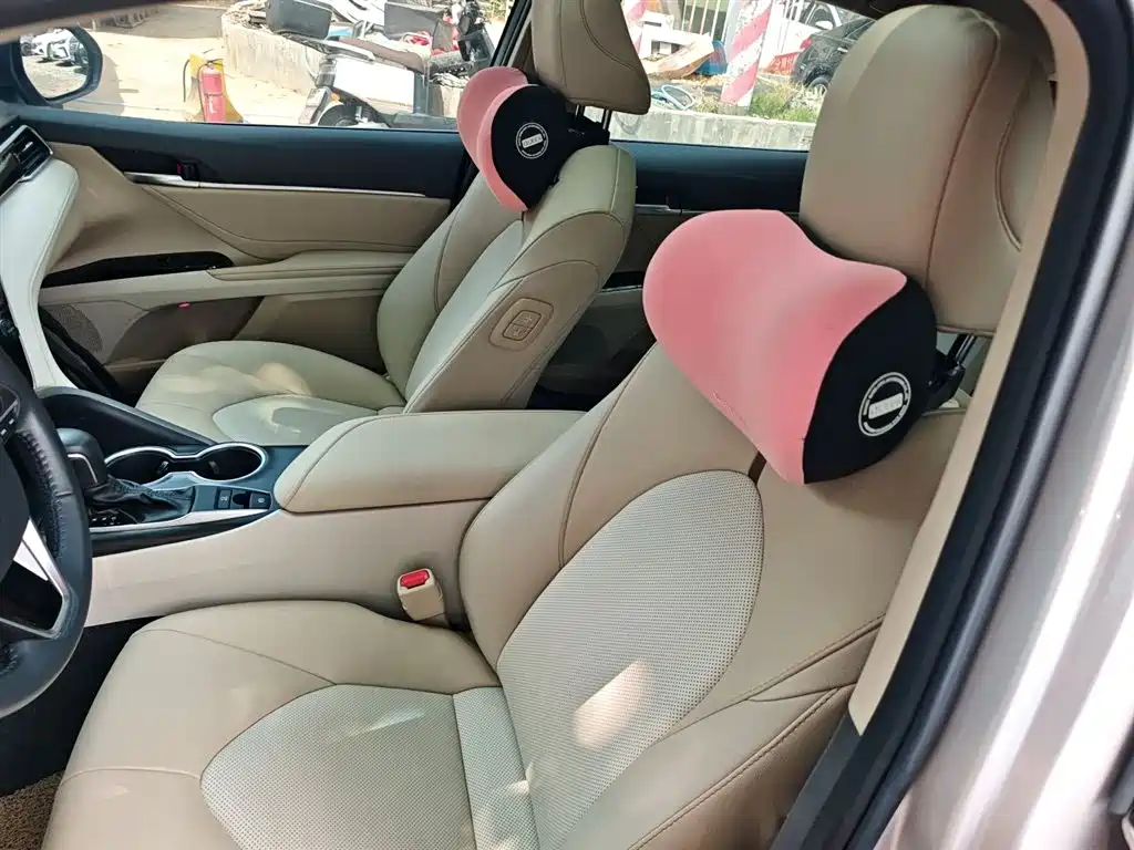 Toyota Camry 2023 — фото 11