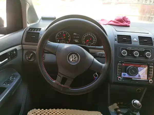 Volkswagen Touran 2015