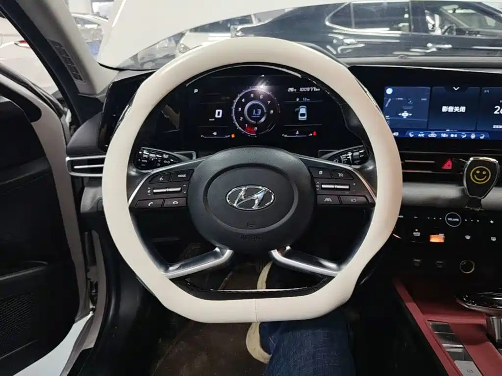 Hyundai Elantra 2021 — фото 11