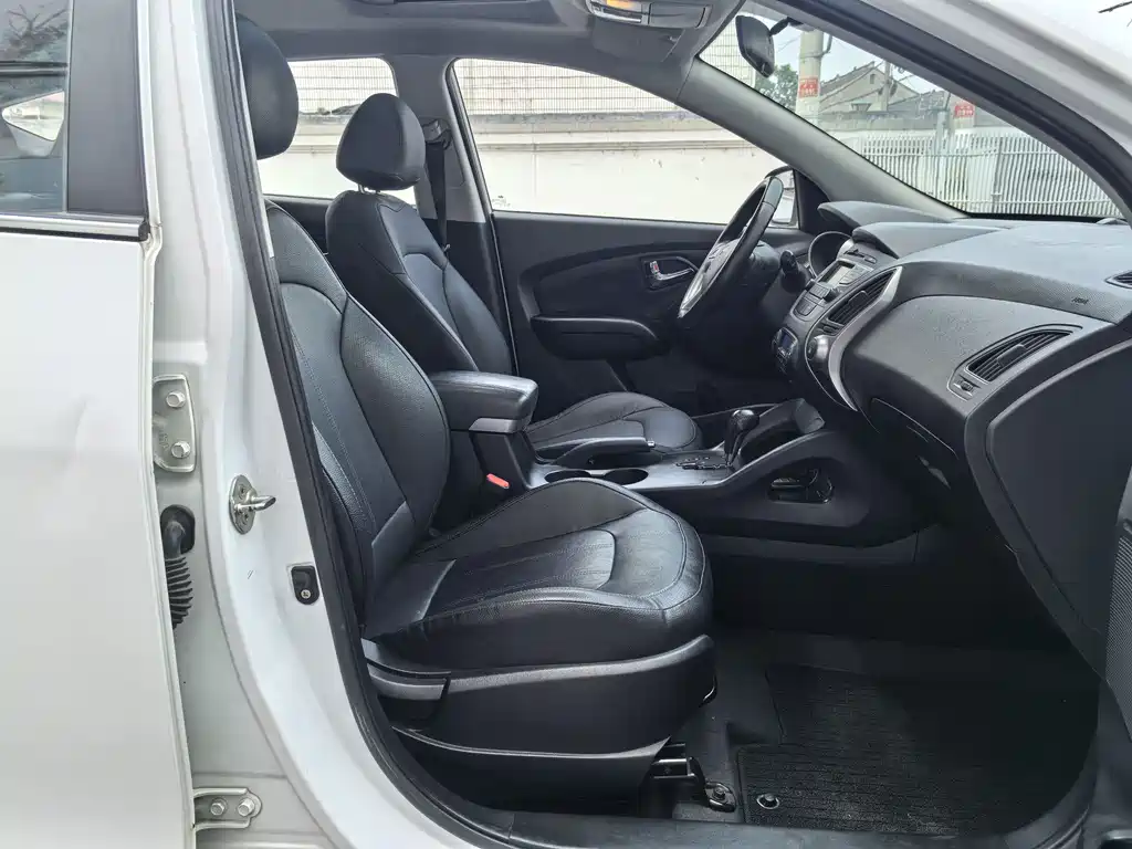 Hyundai ix35 2016 — фото 10