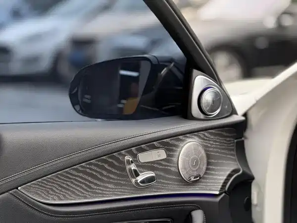 Mercedes-Benz E-Class 2021