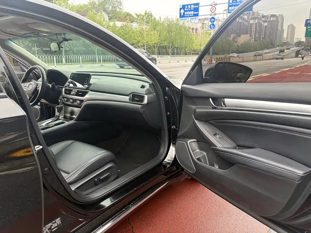 Honda Accord 2019 — фото 14