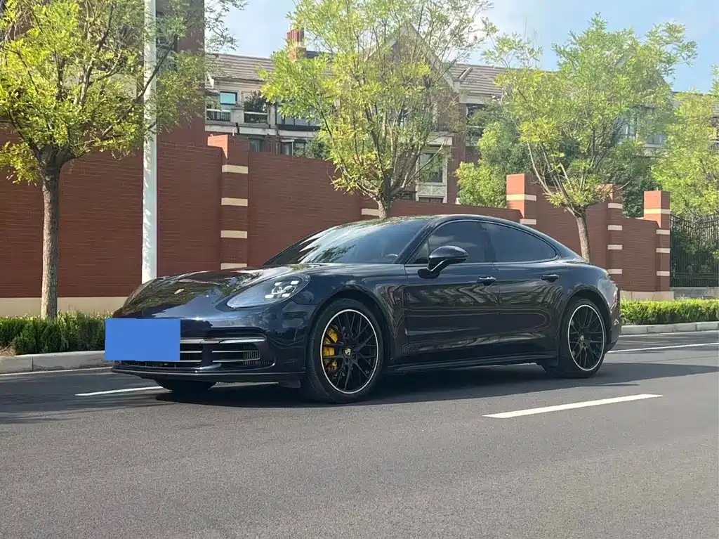 Porsche Panamera 2019 — фото 1