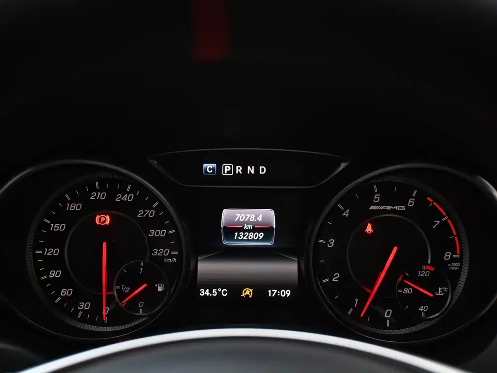 Mercedes-Benz CLA AMG 2017 — фото 13