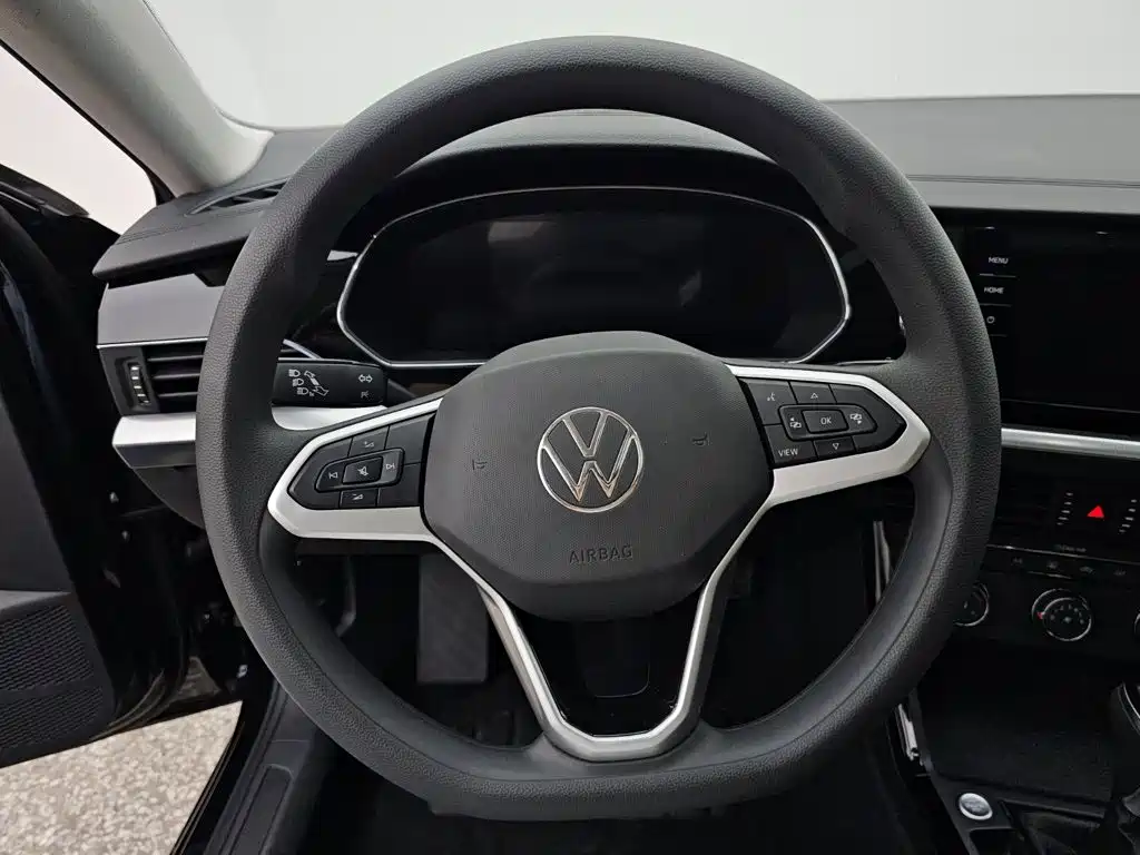 Volkswagen Passat 2025 — фото 10