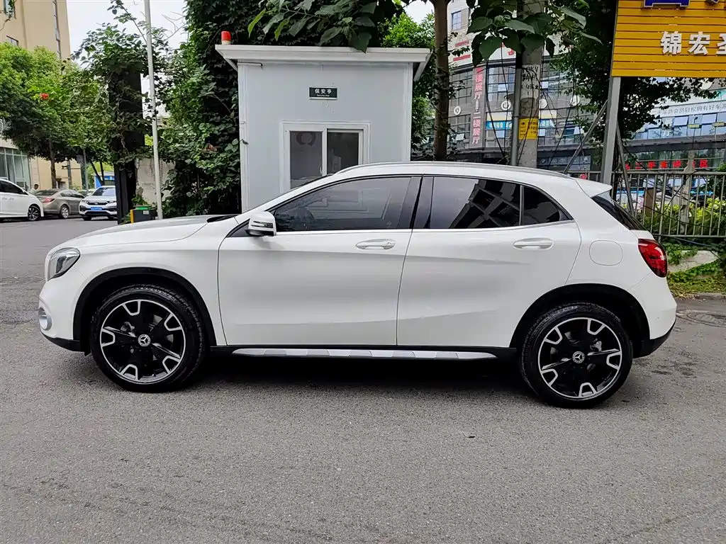 Mercedes-Benz GLA 2018 — фото 3