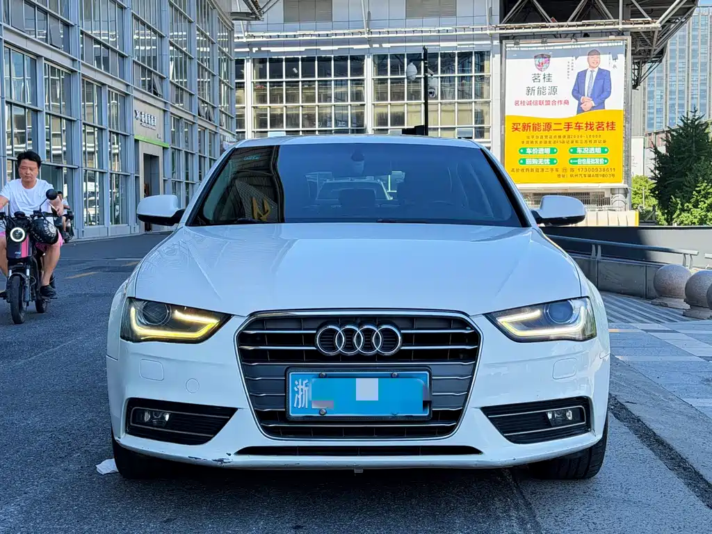 Audi A4L 2016