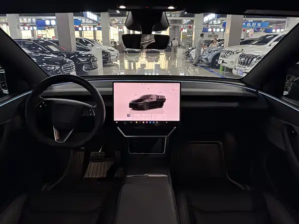 Tesla Model Y 2026