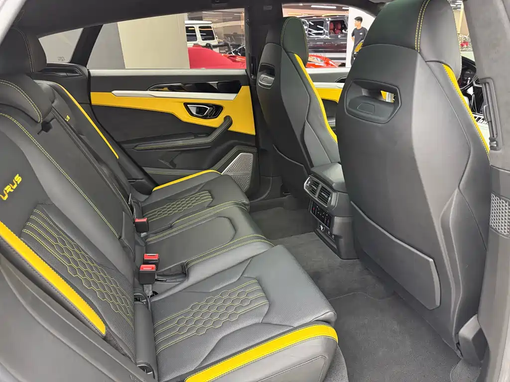 Lamborghini Urus 2023 — фото 19