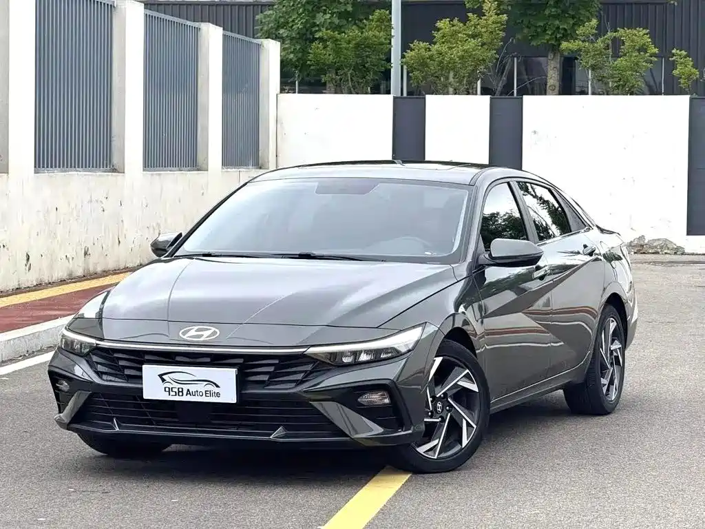 Hyundai Elantra 2023