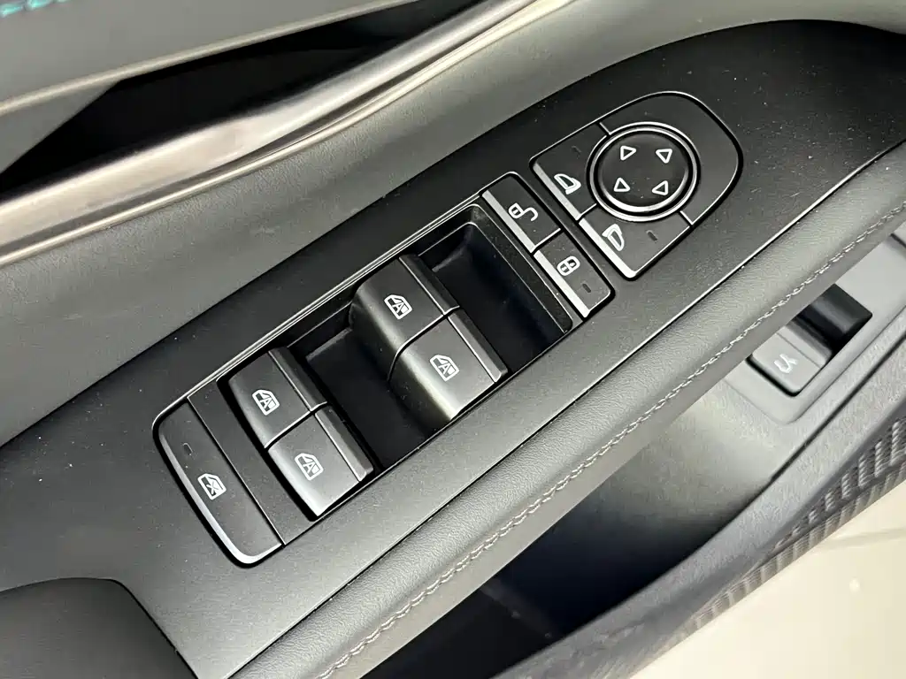 BYD Qin L 2025 — фото 14