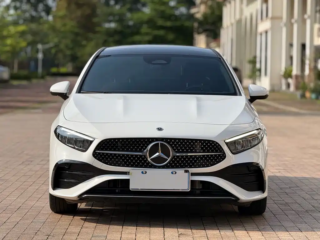 Mercedes-Benz A-Class 2024 — фото 2