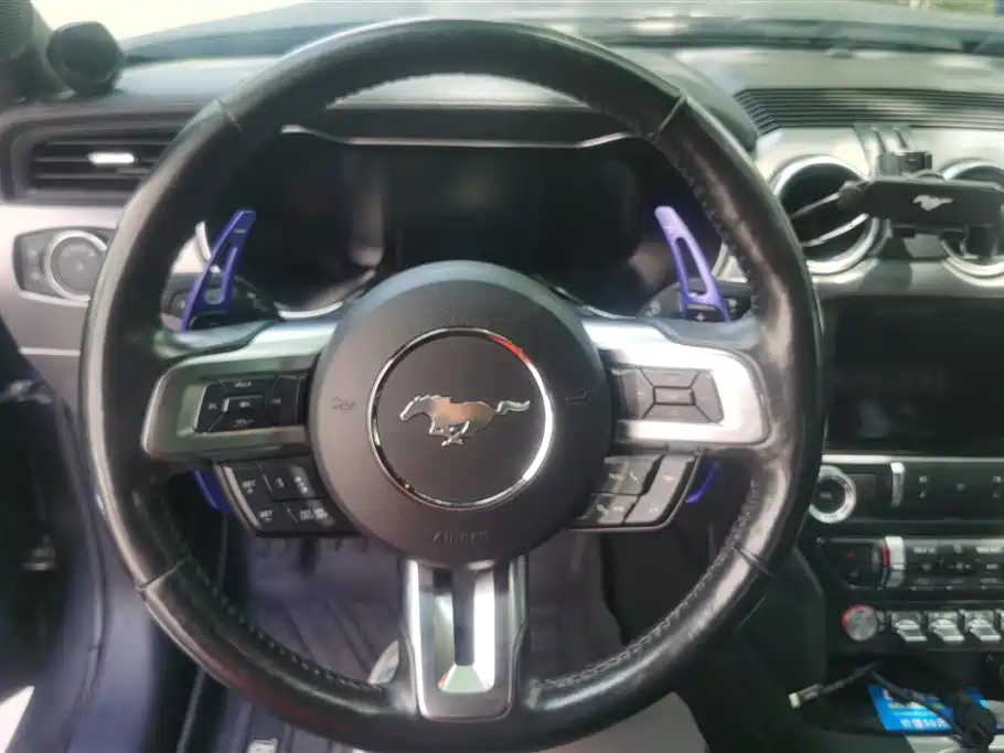 Ford Mustang 2019 — фото 15