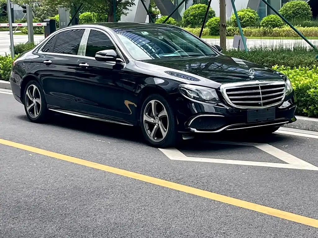 Mercedes-Benz E-Class 2017 — фото 10
