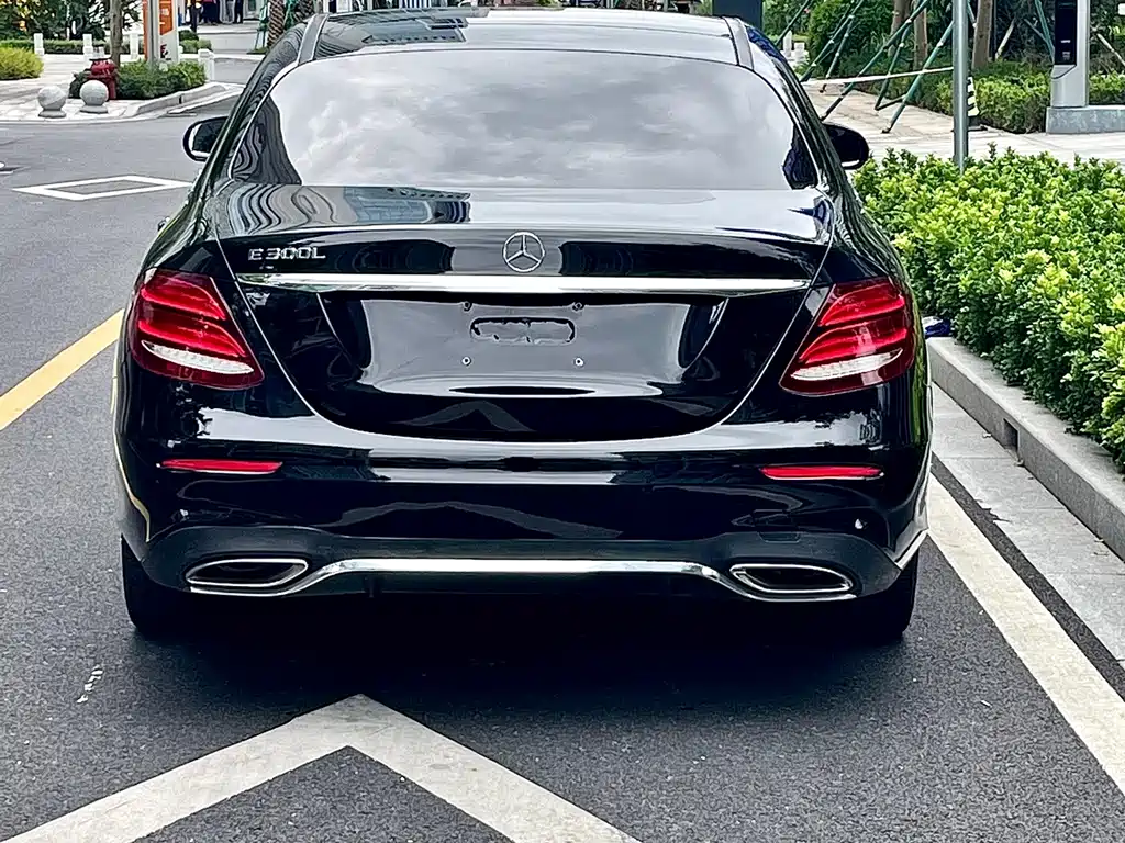 Mercedes-Benz E-Class 2017 — фото 22