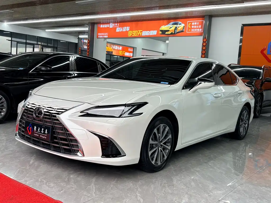 Lexus ES 2025 — фото 1
