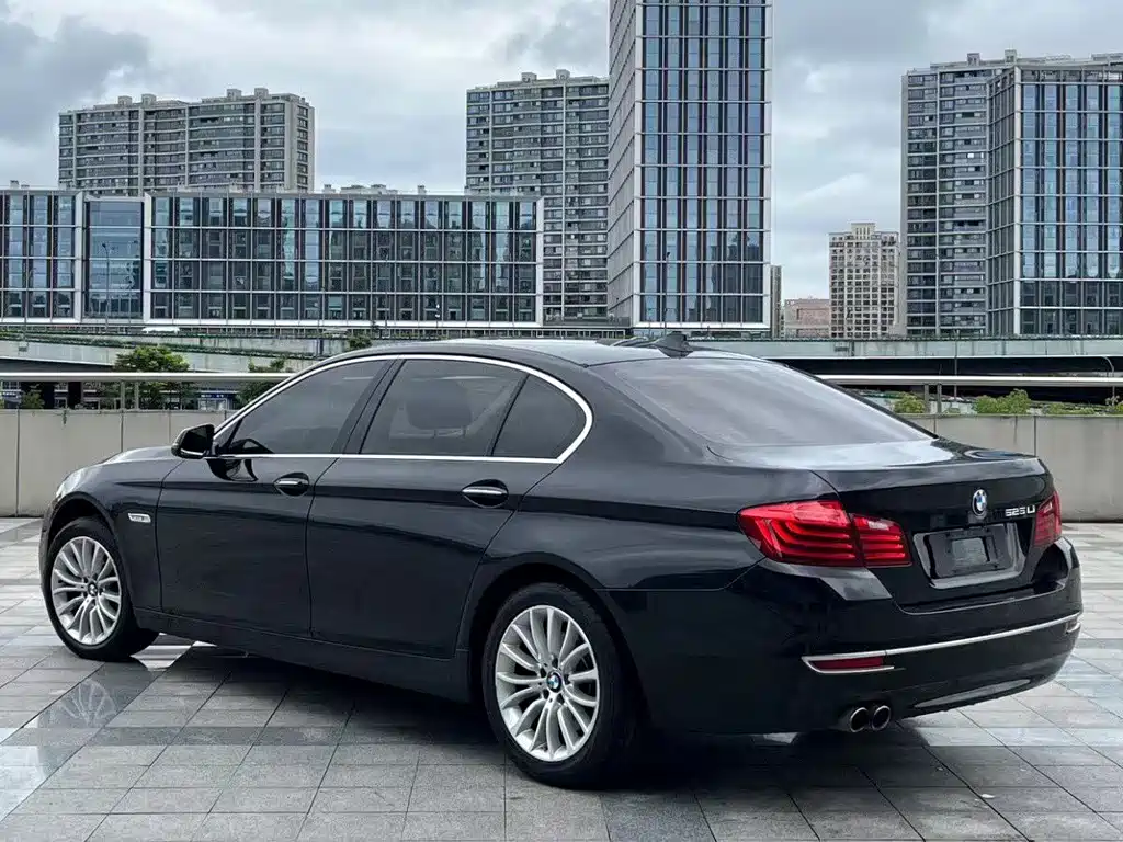BMW 5 Series 2015 — фото 8