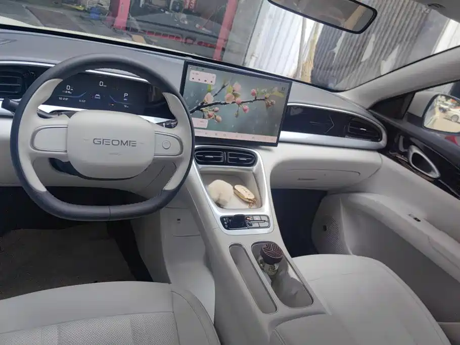 Geely Galaxy Starwish 2026 — фото 12
