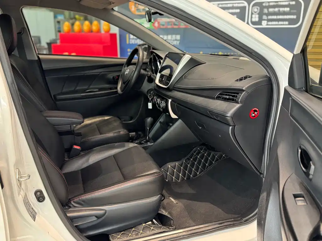 Toyota Yaris L 2019 — фото 18