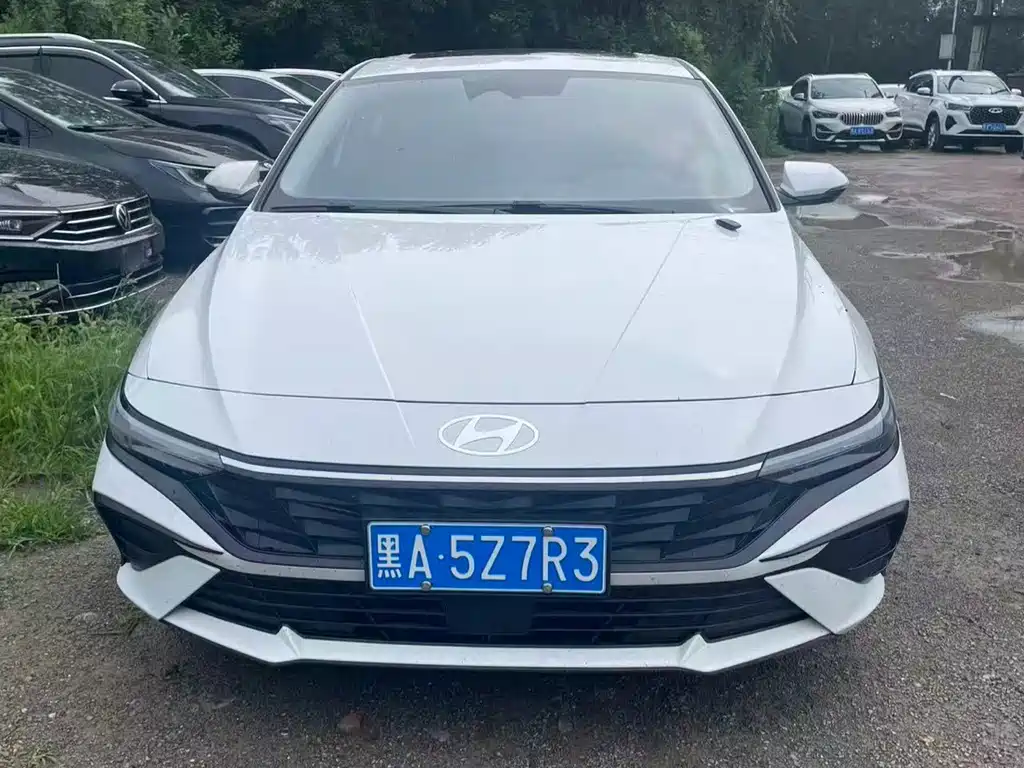 Hyundai Elantra 2023