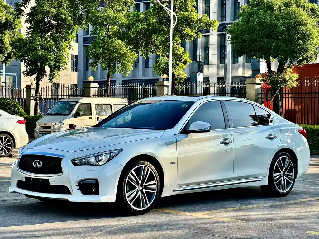 Infiniti Q50L 2015 — фото 1