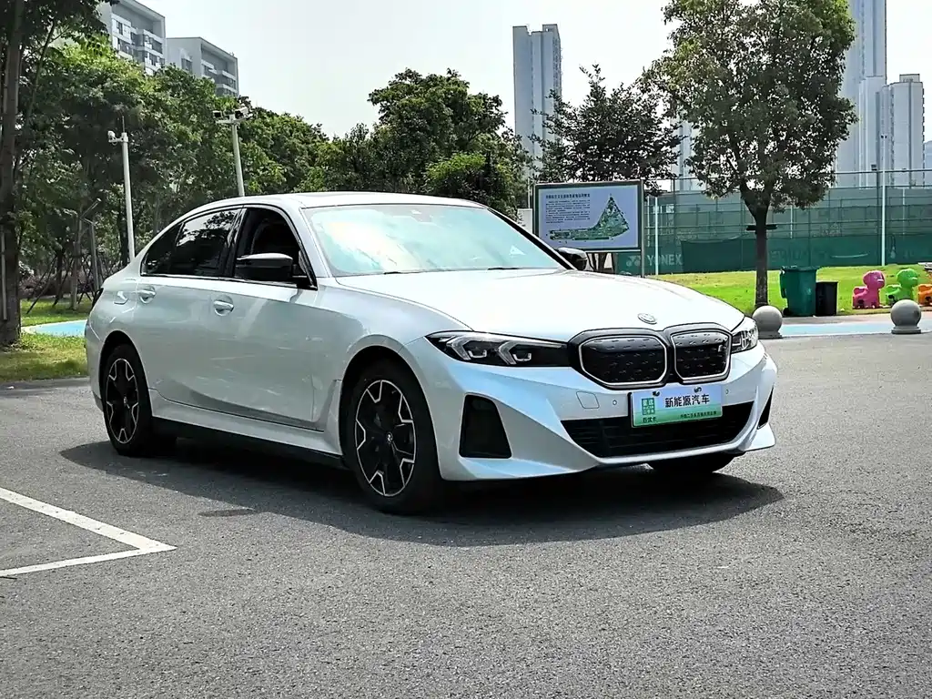BMW i3 2024 — фото 3