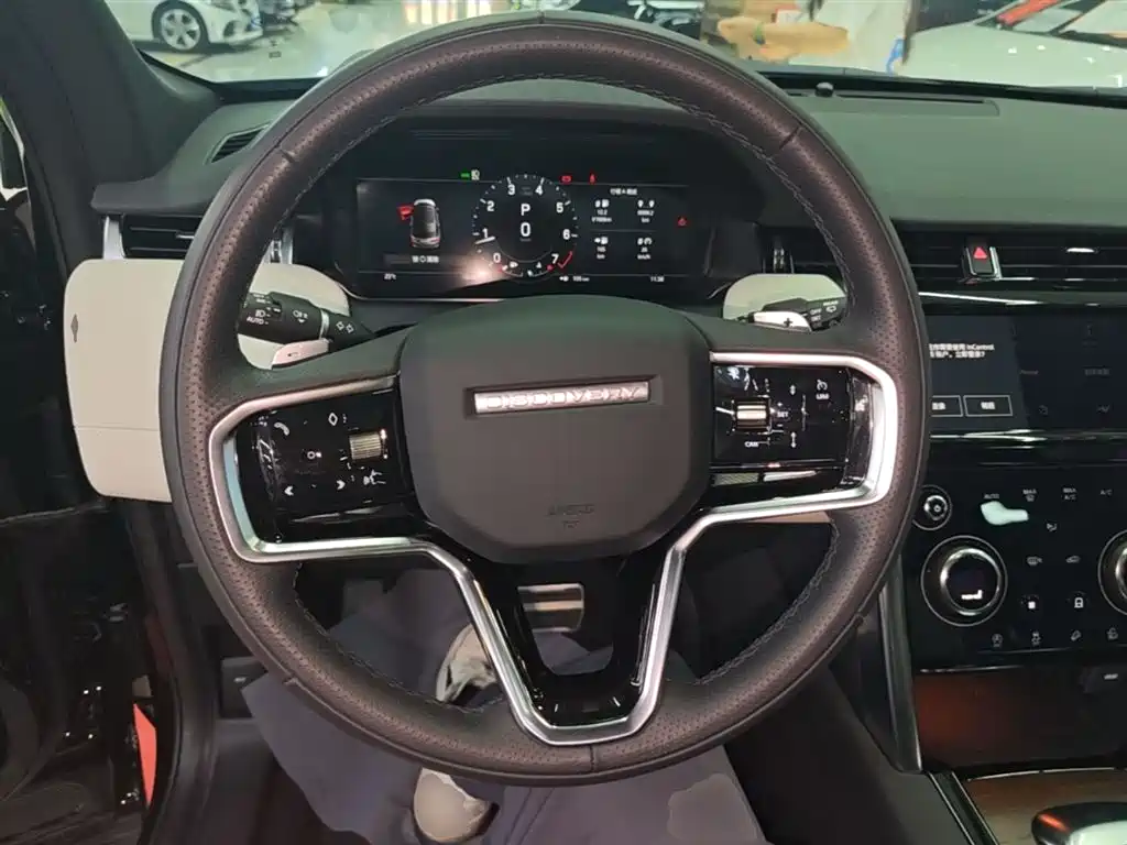 Land Rover Discovery Sport 2023 — фото 11